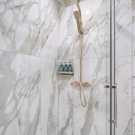Tiffany Luxury 4bdr And 4bath Next To Palais Apartment *