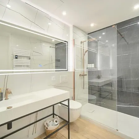 Tiffany Luxury 4bdr And 4bath Next To Palais Cannes