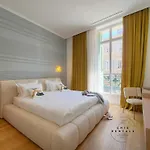 Tiffany Luxury 4bdr And 4bath Next To Palais Appartement *