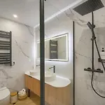 Tiffany Luxury 4bdr And 4bath Next To Palais Appartement *