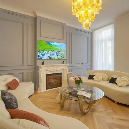 Tiffany Luxury 4bdr And 4bath Next To Palais Apartamento
